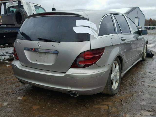 4JGCB65E86A002737 - 2006 MERCEDES-BENZ R 350 GRAY photo 4