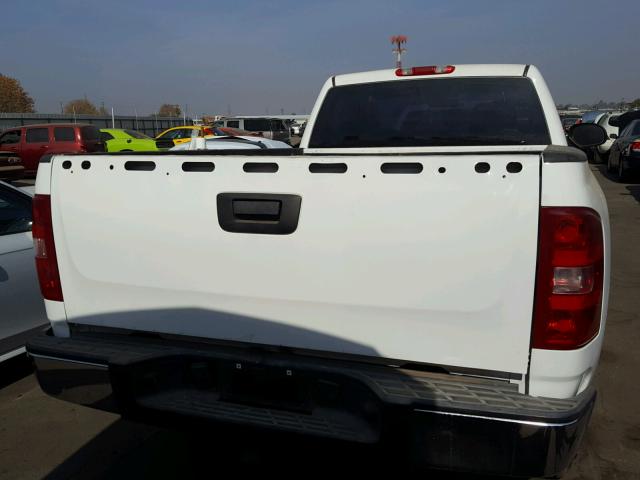 1GT3CZBG3AF146202 - 2010 GMC SIERRA C25 WHITE photo 9