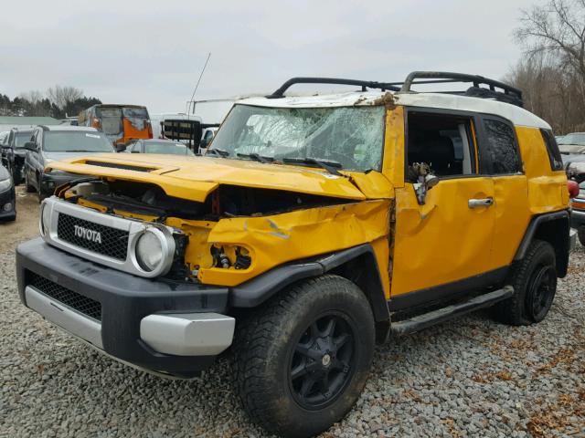 JTEBU11F170077276 - 2007 TOYOTA FJ CRUISER YELLOW photo 2