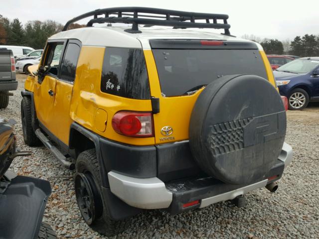 JTEBU11F170077276 - 2007 TOYOTA FJ CRUISER YELLOW photo 3