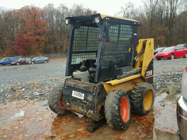 CAT0226BAMJH05842 - 2006 CATERPILLAR SKIDSTEER YELLOW photo 2