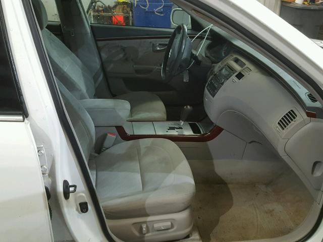 KMHFC46F86A138016 - 2006 HYUNDAI AZERA SE WHITE photo 5