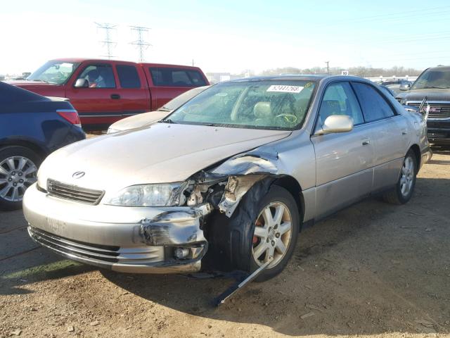 JT8BF28G4X5054546 - 1999 LEXUS ES 300 TAN photo 2