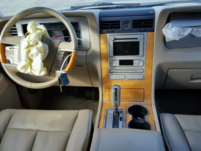 5LMFU27517LJ07197 - 2007 LINCOLN NAVIGATOR 金色 照片 9