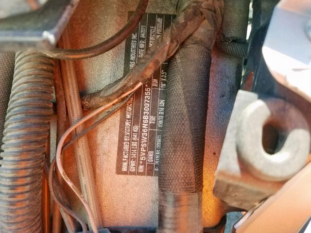 5VPSW36N6B3007355 - 2011 VICTORY MOTORCYCLES VISION TOU SILVER photo 10