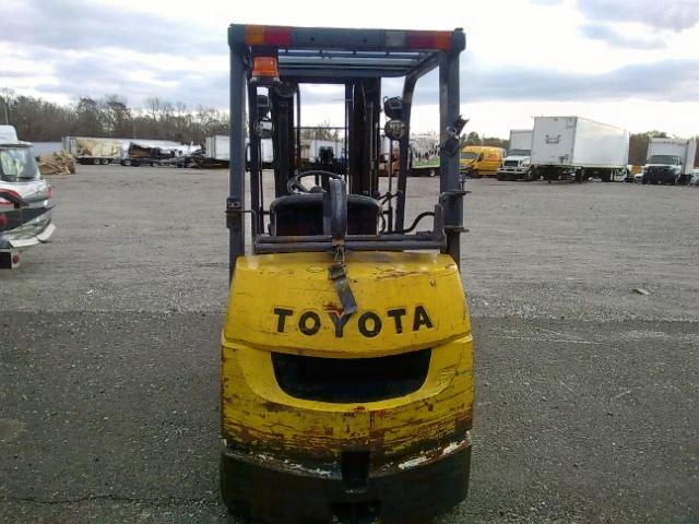 00000000000064897 - 2000 TOYOTA FORKLIFT YELLOW photo 6