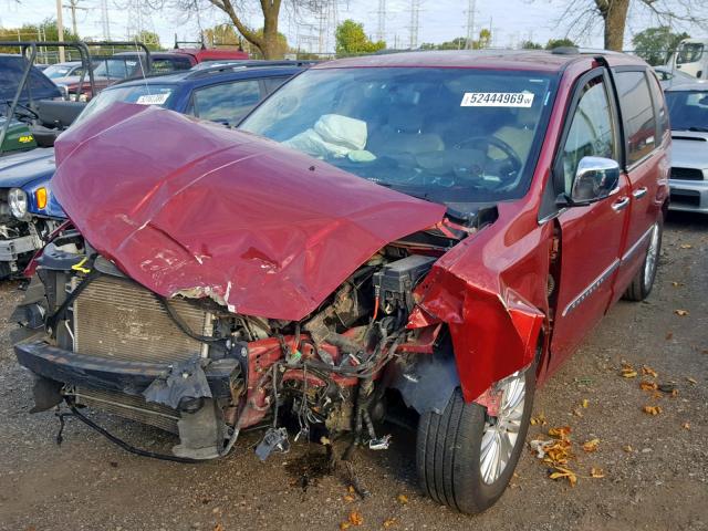 2C4RC1GG8DR769428 - 2013 CHRYSLER TOWN & COU MAROON photo 2