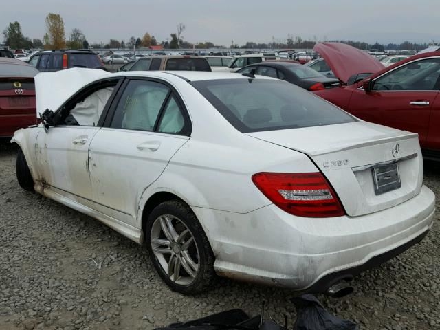 WDDGF4HBXER312037 - 2014 MERCEDES-BENZ C 250 WHITE photo 3