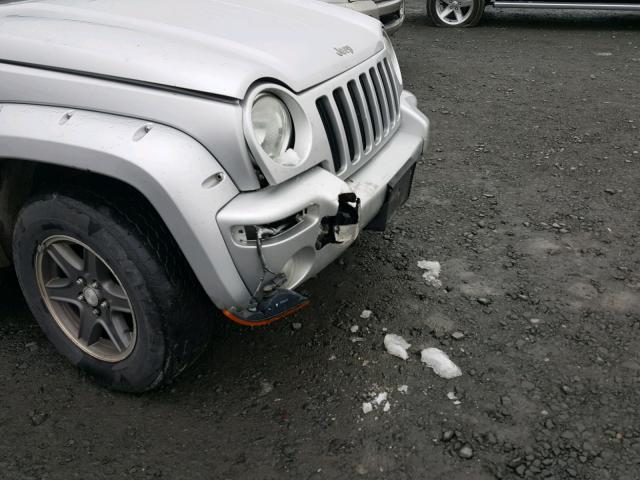 1J4GL38K92W365882 - 2002 JEEP LIBERTY RE SILVER photo 9