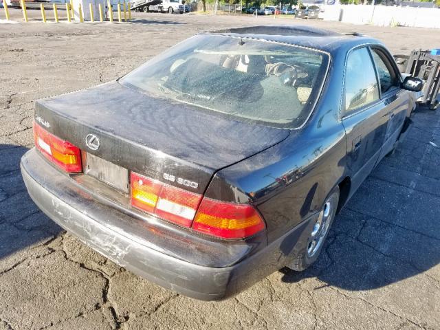 JT8BF22G0V5007441 - 1997 LEXUS ES 300 BLACK photo 4