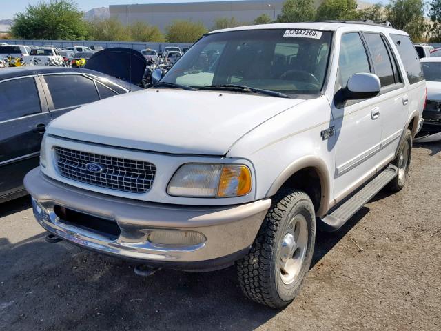 1FMPU18LXWLB86012 - 1998 FORD EXPEDITION WHITE photo 2