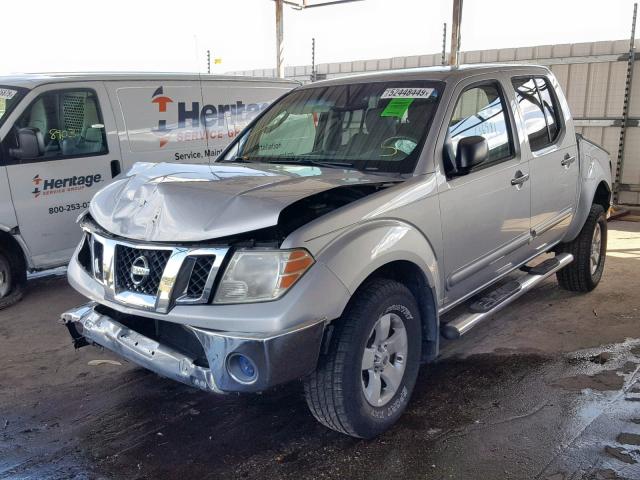 1N6AD0ER4AC433947 - 2010 NISSAN FRONTIER C SILVER photo 2