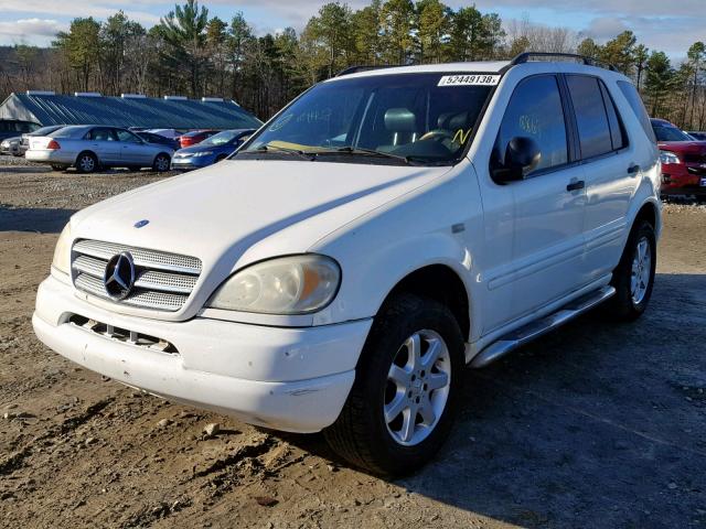 4JGAB54E7WA011075 - 1998 MERCEDES-BENZ ML 320 WHITE photo 2