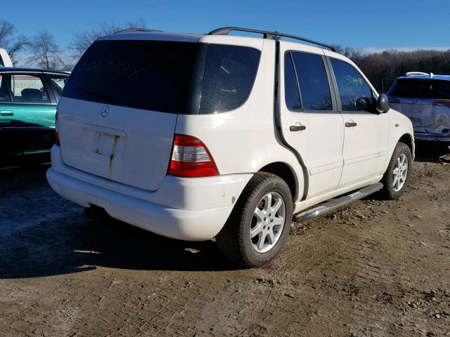 4JGAB54E7WA011075 - 1998 MERCEDES-BENZ ML 320 WHITE photo 4