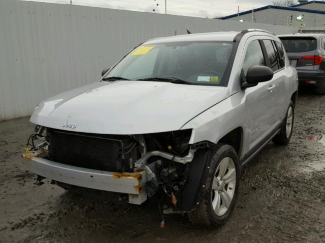 1J4NF1FB6BD282735 - 2011 JEEP COMPASS SP 银色 照片 2