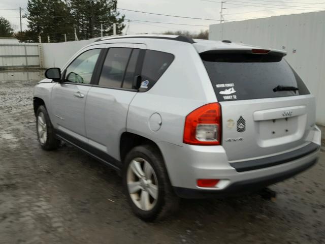 1J4NF1FB6BD282735 - 2011 JEEP COMPASS SP 银色 照片 3