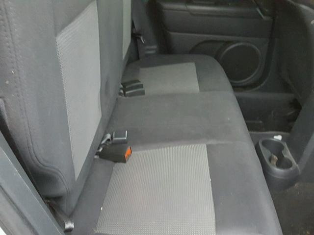 1J4NF1FB6BD282735 - 2011 JEEP COMPASS SP 银色 照片 6