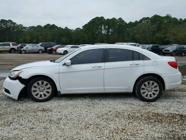 1C3CCBAG4CN215470 - 2012 CHRYSLER 200 LX WHITE photo 9