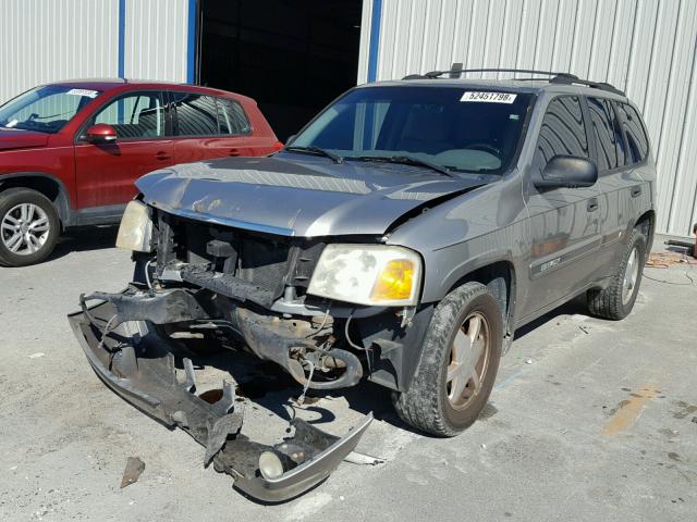 1GKDS13S022459703 - 2002 GMC ENVOY GOLD photo 2