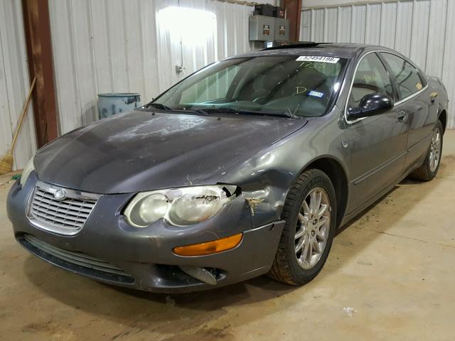 2C3HE66G72H301735 - 2002 CHRYSLER 300M GRAY photo 2