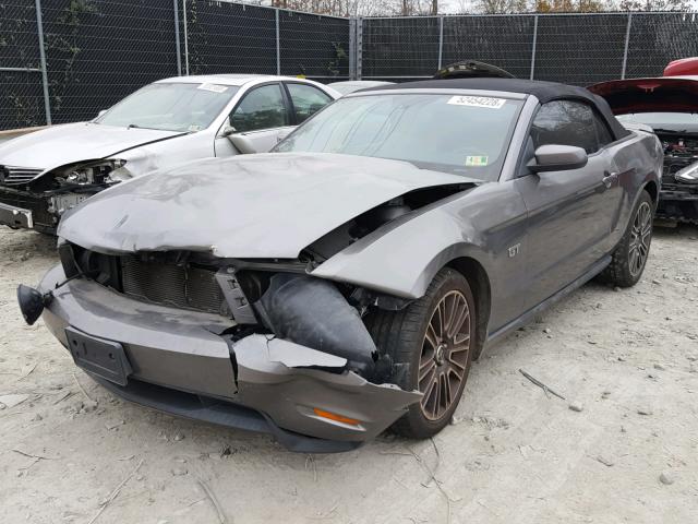 1ZVBP8FH9A5171170 - 2010 FORD MUSTANG GT GRAY photo 2