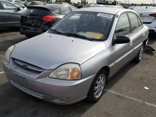 KNADC125346303846 - 2004 KIA RIO SILVER photo 2