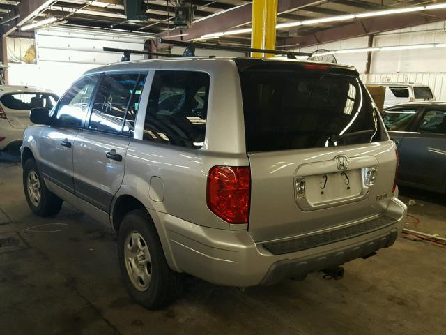 2HKYF18105H554752 - 2005 HONDA PILOT LX SILVER photo 3