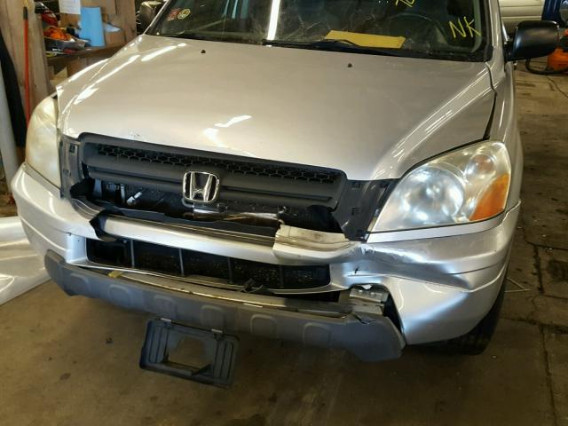 2HKYF18105H554752 - 2005 HONDA PILOT LX SILVER photo 9