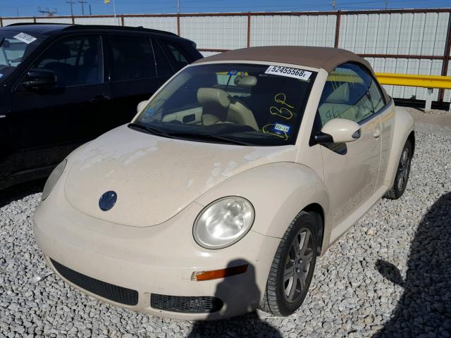 3VWRF31Y76M323749 - 2006 VOLKSWAGEN NEW BEETLE CREAM photo 2