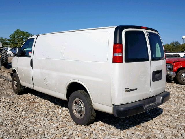 1GCWGAFP2K1280260 - 2019 CHEVROLET EXPRESS G2 WHITE photo 3