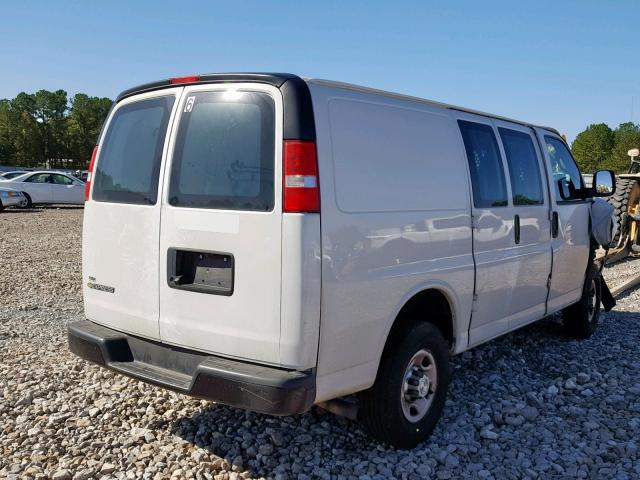 1GCWGAFP2K1280260 - 2019 CHEVROLET EXPRESS G2 WHITE photo 4