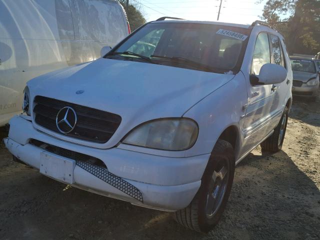 4JGAB54E0YA161726 - 2000 MERCEDES-BENZ ML 320 WHITE photo 2