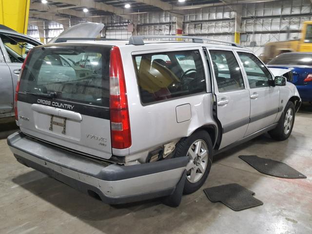 YV1LZ56DXX2566895 - 1999 VOLVO V70 XC SILVER photo 4