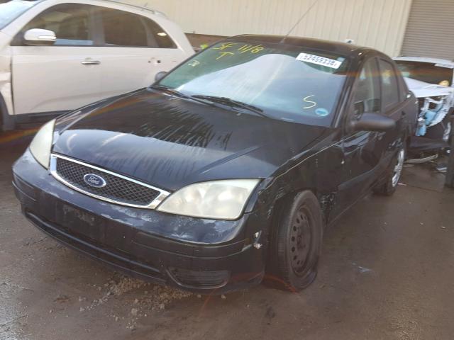 1FAFP34N15W101054 - 2005 FORD FOCUS ZX4 BLACK photo 2