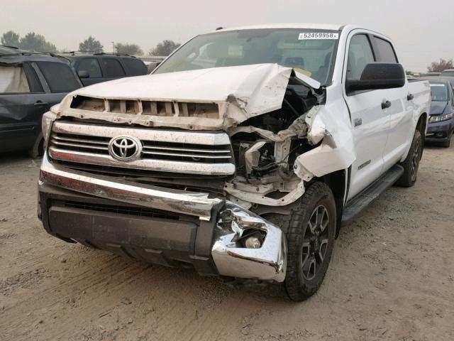 5TFDY5F10GX558360 - 2016 TOYOTA TUNDRA CRE WHITE photo 2