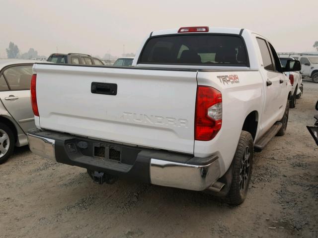 5TFDY5F10GX558360 - 2016 TOYOTA TUNDRA CRE WHITE photo 4