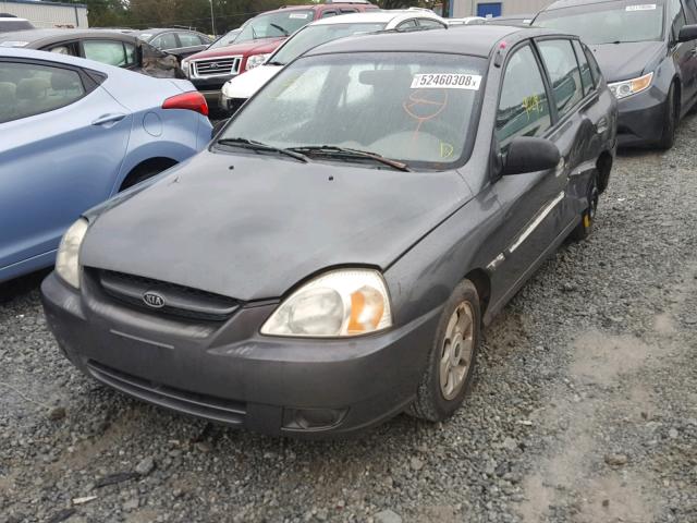 KNADC165846195458 - 2004 KIA RIO CINCO GRAY photo 2