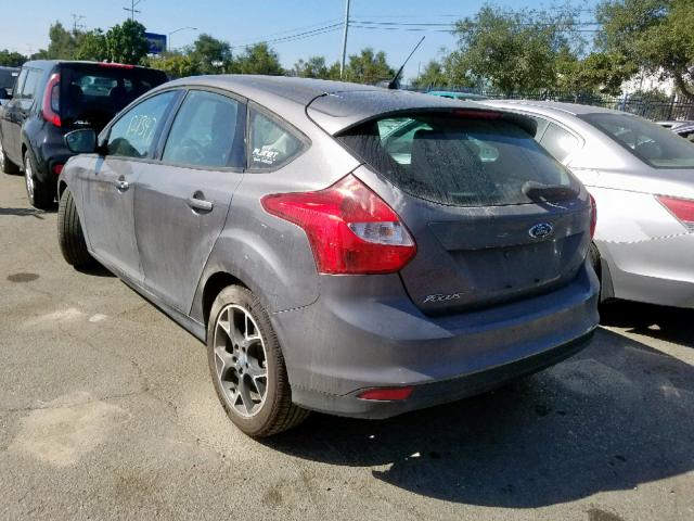 1FAHP3K27CL227936 - 2012 FORD FOCUS SE GRAY photo 3