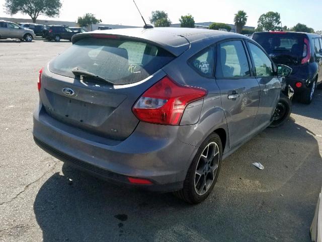 1FAHP3K27CL227936 - 2012 FORD FOCUS SE GRAY photo 4