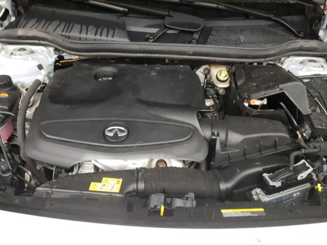 SJKCH5CPXJA046861 - 2018 INFINITI QX30 BASE SILVER photo 7