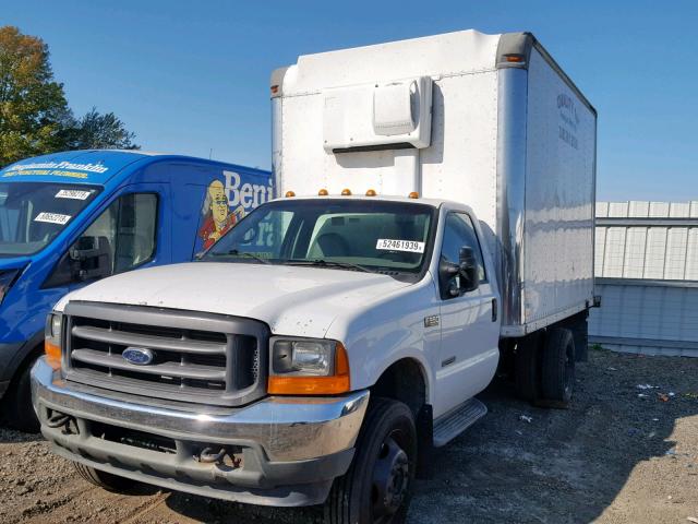 1FDAF56F22EA52890 - 2002 FORD F550 SUPER WHITE photo 2