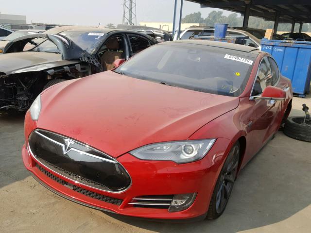 5YJSA1H1XEFP51351 - 2014 TESLA MODEL S RED photo 2