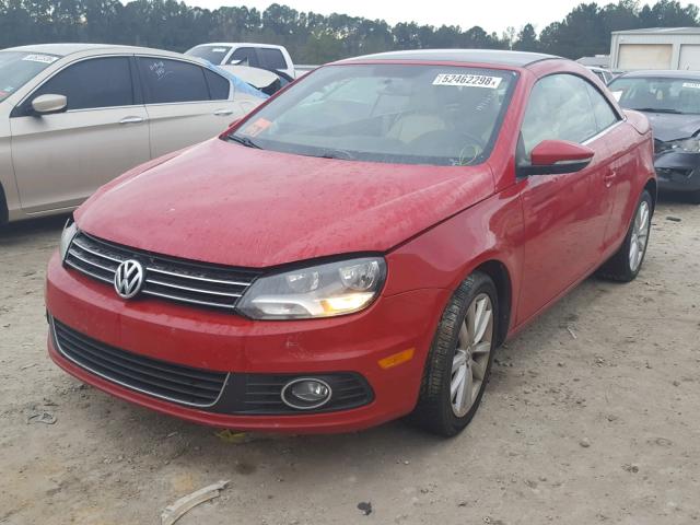 WVWBW7AH6CV003397 - 2012 VOLKSWAGEN EOS KOMFOR RED photo 2