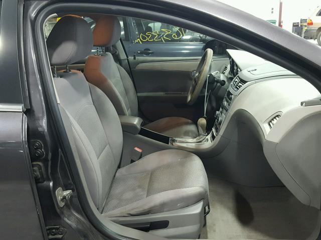 1G1ZC5EB6A4140241 - 2010 CHEVROLET MALIBU 1LT 灰色 照片 5