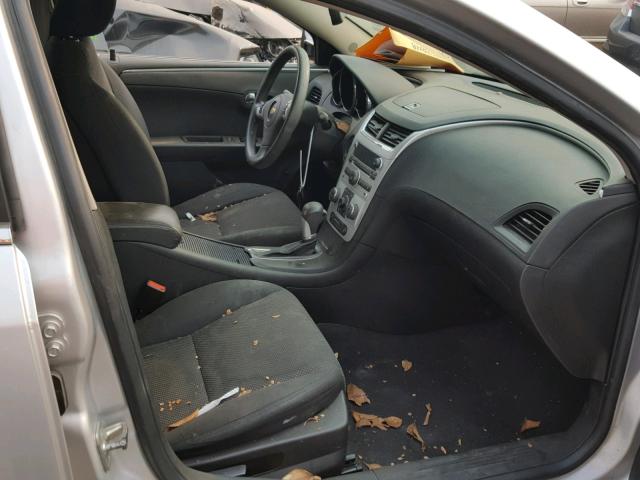 1G1ZC5E01CF387866 - 2012 CHEVROLET MALIBU 1LT SILVER photo 5