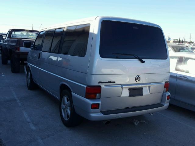 WV2KB47042H091571 - 2002 VOLKSWAGEN EUROVAN GL SILVER photo 3