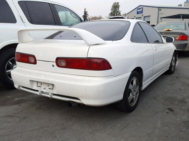 JH4DC434XWS009623 - 1998 ACURA INTEGRA RS WHITE photo 4