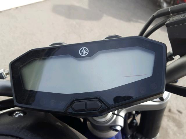 JYARM06Y3GA002477 - 2016 YAMAHA FZ07 C SILVER photo 8