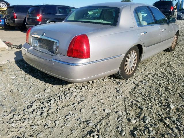 1LNHM83W64Y614088 - 2004 LINCOLN TOWN CAR U SILVER photo 4