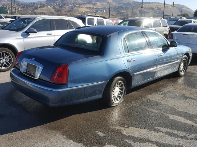 1LNHM82W72Y668692 - 2002 LINCOLN TOWN CAR S BLUE photo 4